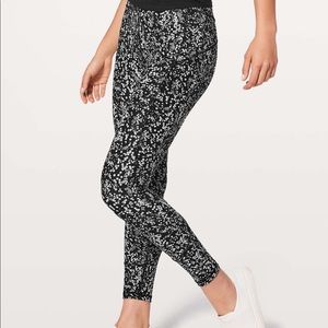 In Movement 7/8 Tight (everlux)